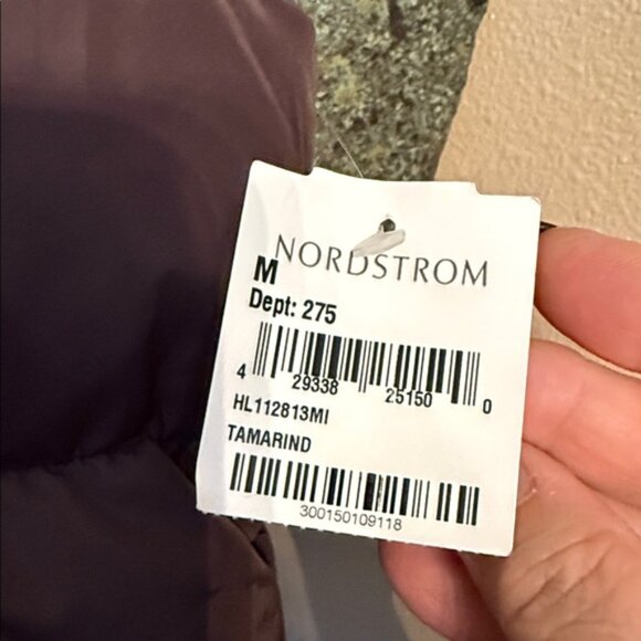 Halogen Puffer Vest w/Hood - Picture 5 of 6